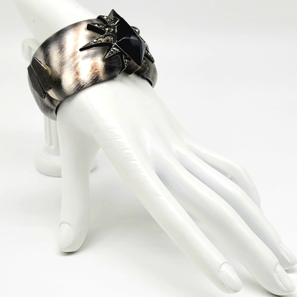 Alexis Bittar GENUINE FACETED ONYX + Swarovski Crystal Zebra Print Bangle - Picture 6 of 14